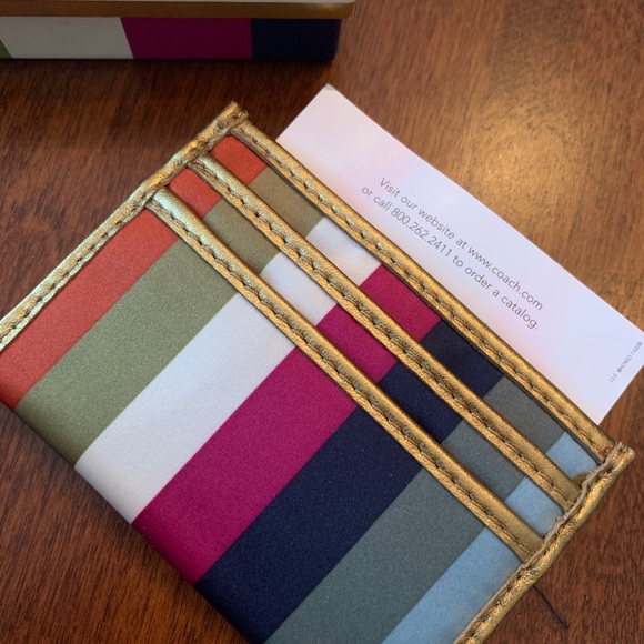 Coach • Y2K Wallet - Picture 3 of 4